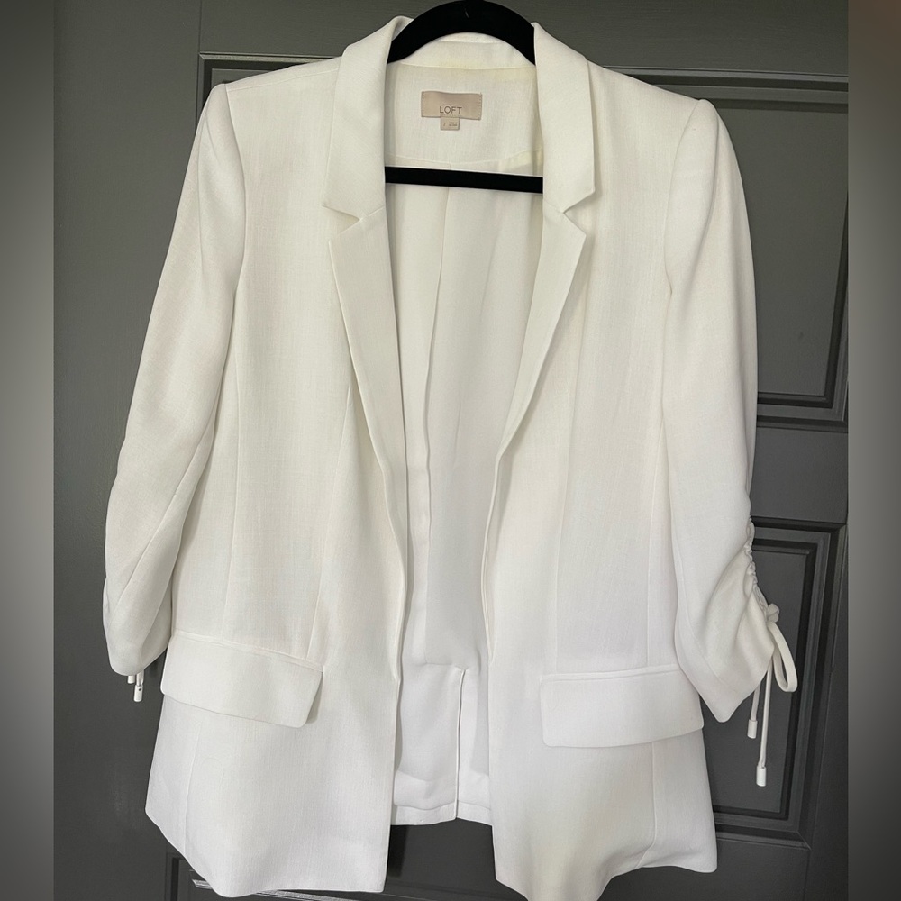 White 3/4 length sleeve blazer